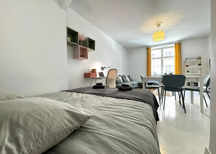 Hello - Freda Helsinki